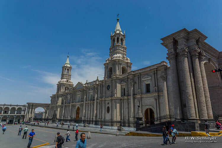 viajes-a-arequipa-catedral