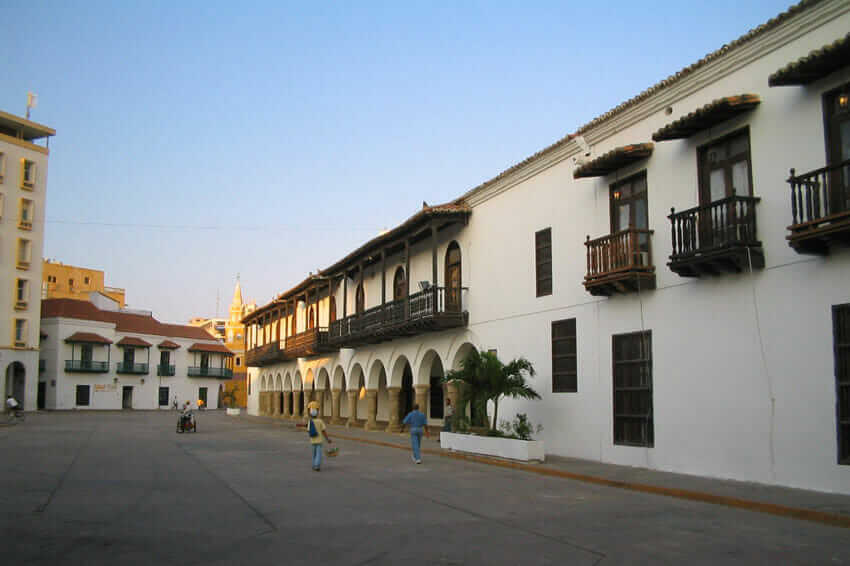 Sitios Turisticos de Cartagena de Indias Plaza de la Aduana